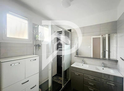 Maison - 170 m² - 8 pièces