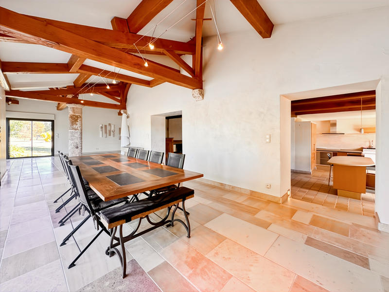 Maison - 346 m² - 11 pièces