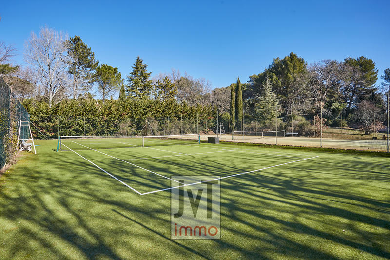 Villa - 200 m² - 7 pièces