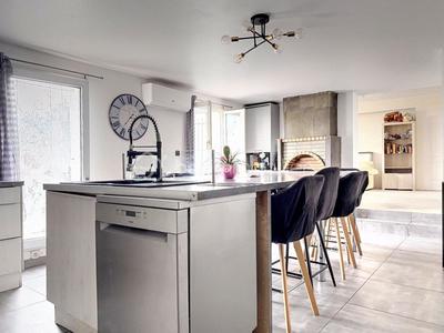 Maison traditionnelle - 155 m² - 6 pièces