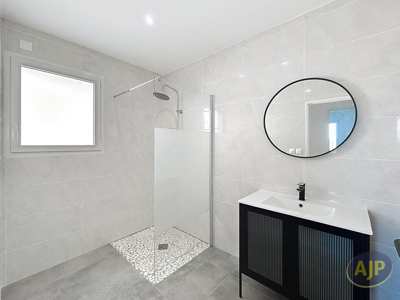 Maison - 98 m² - 4 pièces