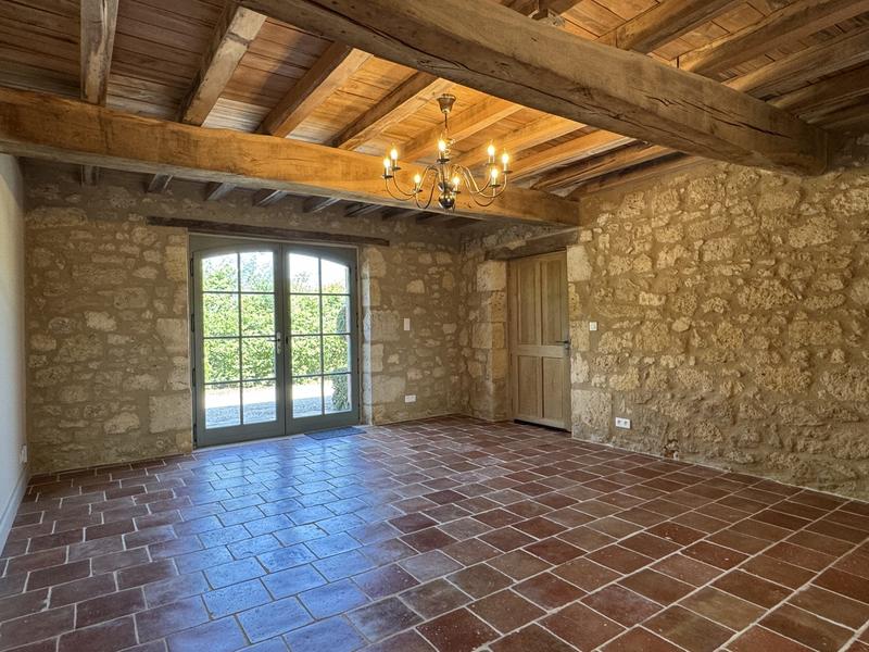 Maison - 445 m² - 10 pièces