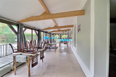 Maison - 202 m² - 5 pièces