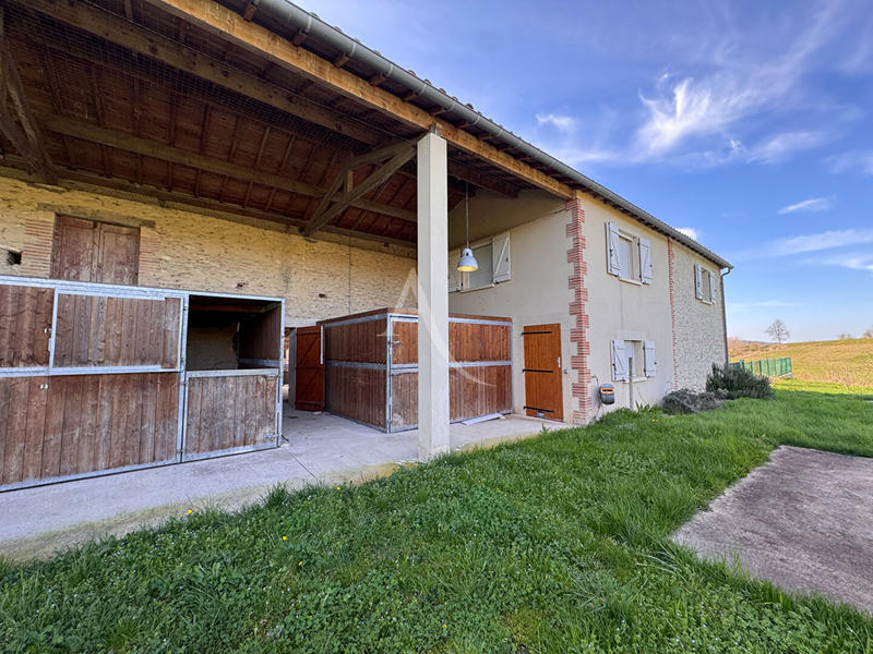 Maison - 323 m² - 5 pièces