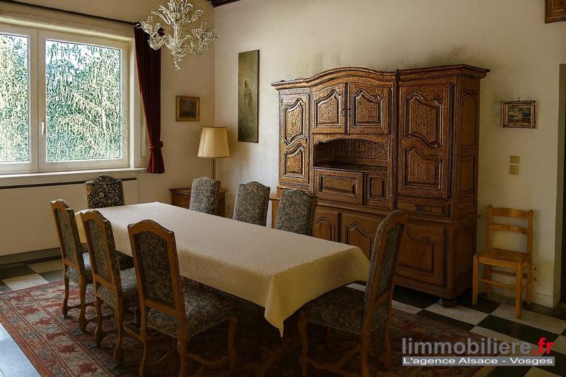 Maison - 272 m² - 9 pièces