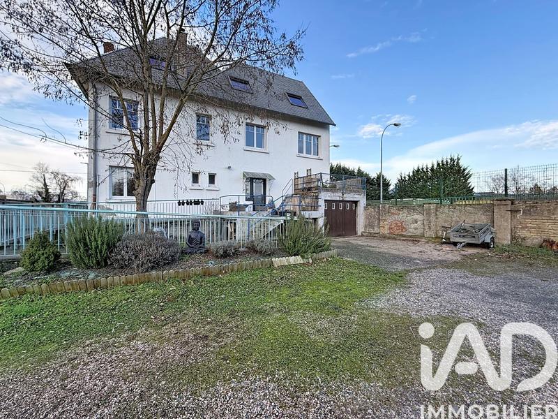 Maison - 244 m² - 11 pièces