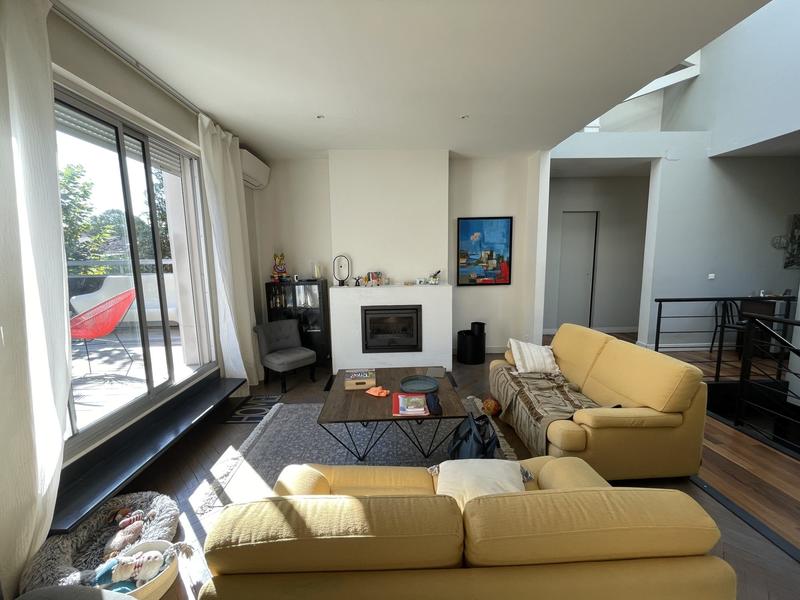 Villa - 238 m² - 6 pièces