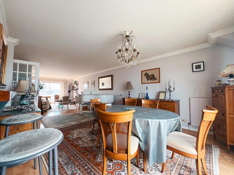 Appartement - 111 m² - 5 pièces