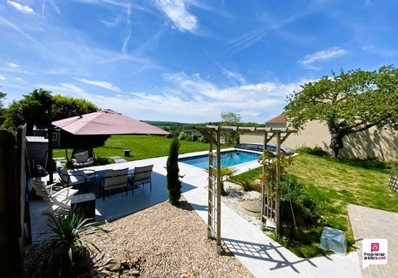 Maison - 162 m² - 8 pièces