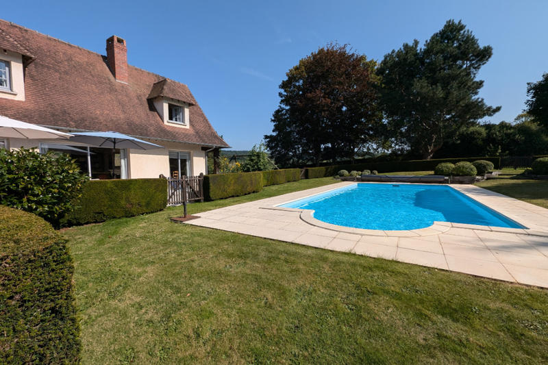 Maison - 198 m² - 10 pièces