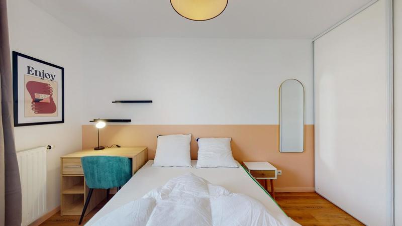 Appartement - 85 m² - 5 pièces