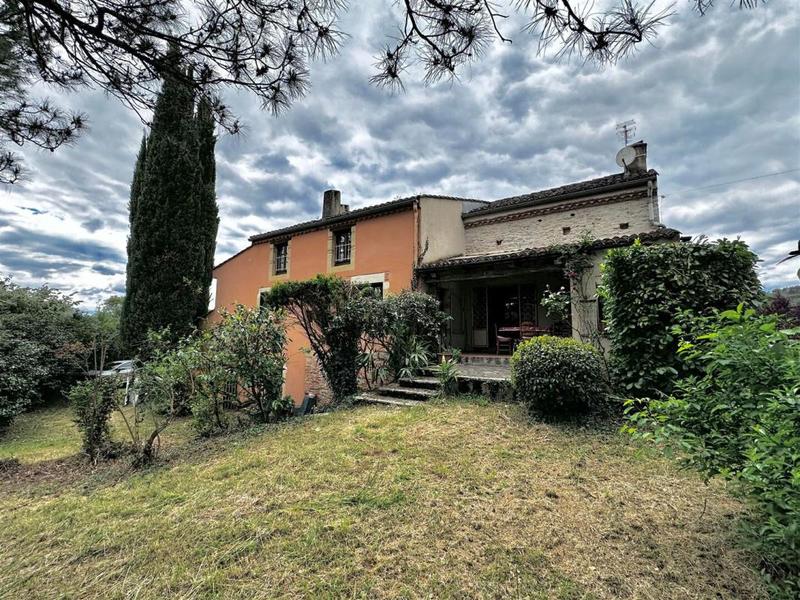 Maison - 185 m² - 6 pièces