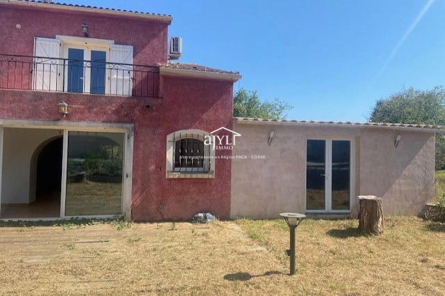 Maison - 99 m² - 4 pièces