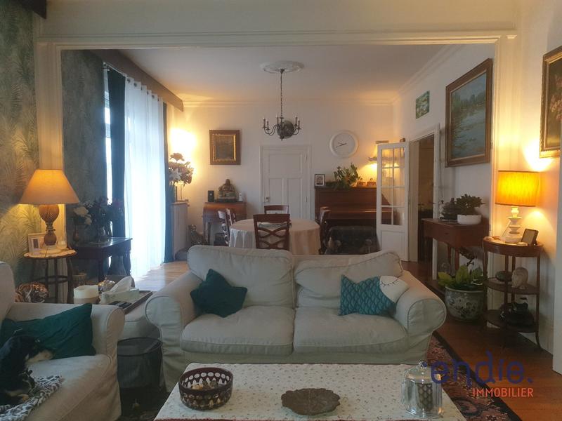 Appartement bourgeois - 193 m² - 9 pièces