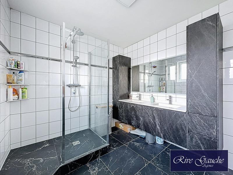 Maison - 267 m² - 7 pièces