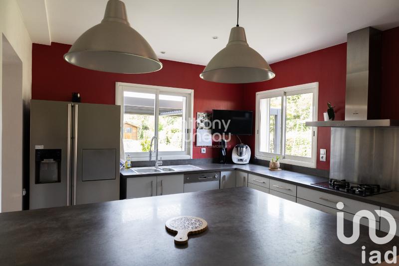 Maison - 220 m² - 9 pièces