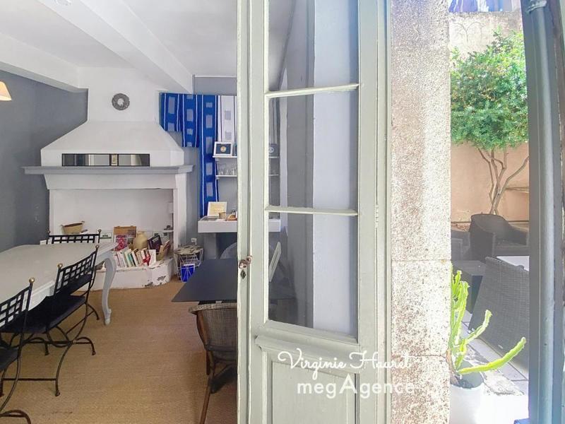 Maison - 270 m² - 10 pièces