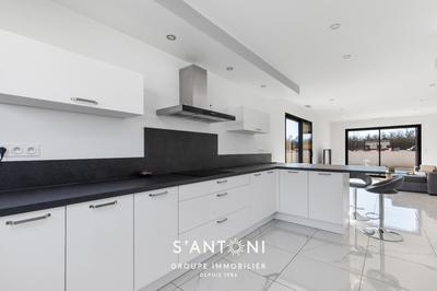 Maison - 134 m² - 5 pièces