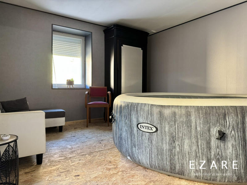 Maison - 231 m² - 8 pièces