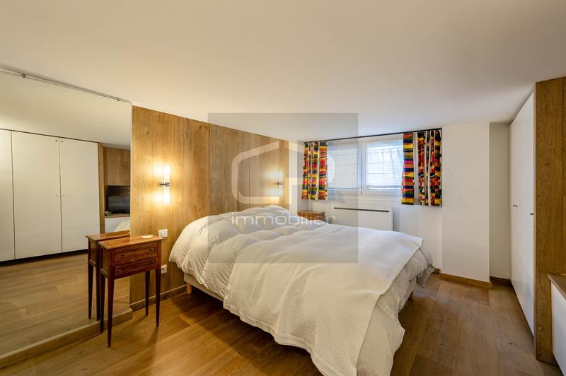 Appartement - 213 m² - 8 pièces