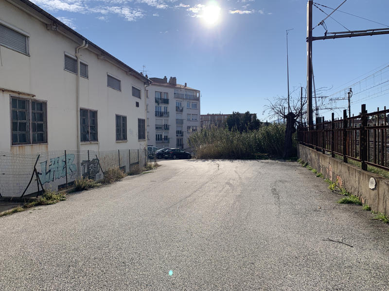 Local d'activités - 3 016 m²