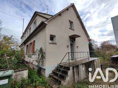 Maison - 92 m² - 5 pièces