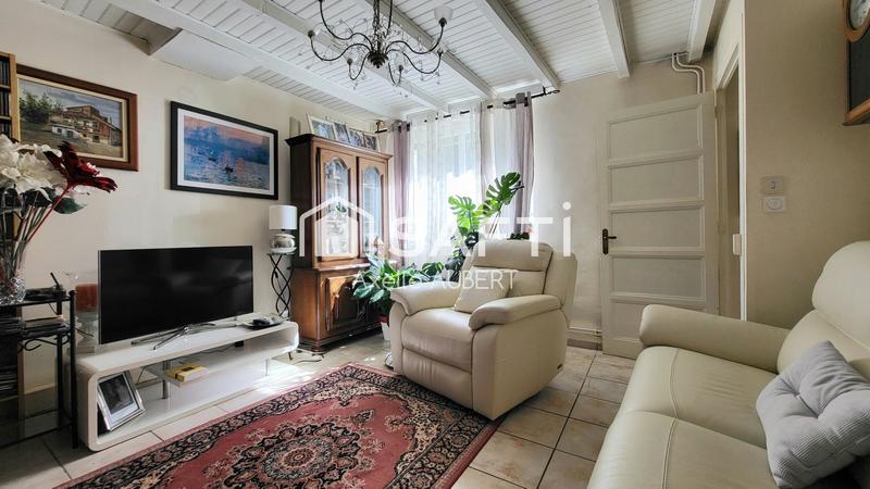 Maison - 213 m² - 8 pièces