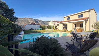 Maison - 132 m² - 6 pièces