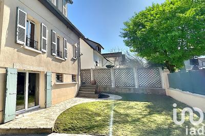 Maison - 188 m² - 8 pièces