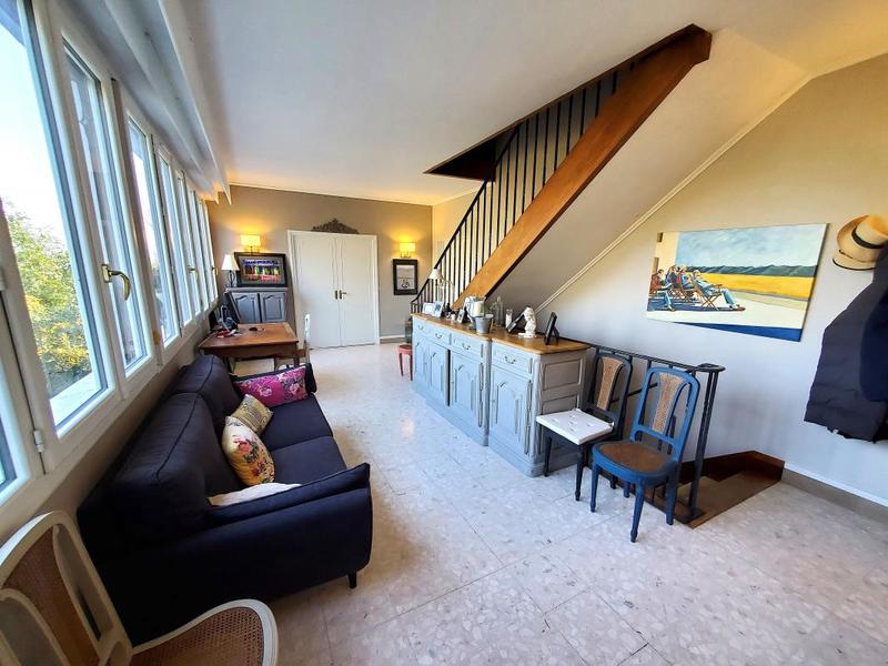 Maison - 285 m² - 8 pièces