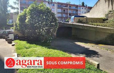 Parking / Garage - 10 m²