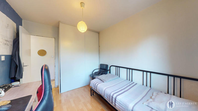 Appartement - 80 m² - 4 pièces