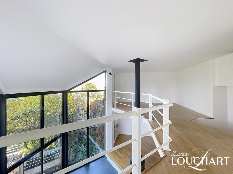 Maison - 230 m² - 8 pièces