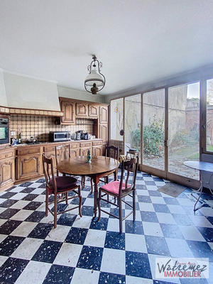 Maison - 254 m² - 10 pièces