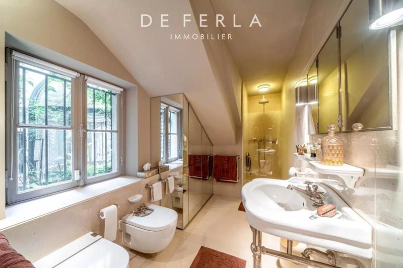 Appartement - 300 m² - 7 pièces