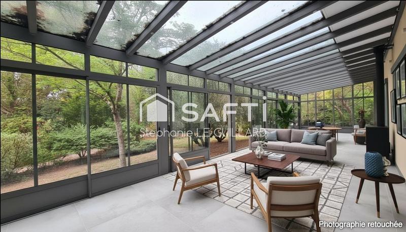 Villa - 348 m² - 6 pièces