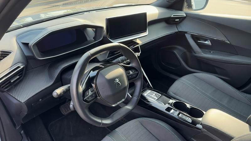 Peugeot 2008 II 136 50 kWh Allure Pack - Garantie constructeur Entretien
