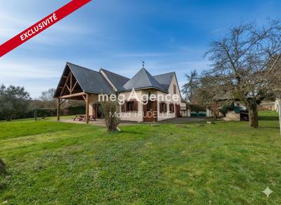 Maison - 408 m² - 14 pièces