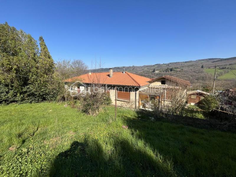 Maison - 218 m² - 10 pièces