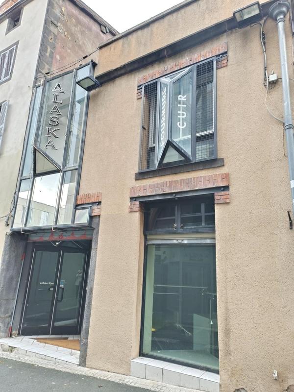 Local commercial - 236 m² - 4 pièces