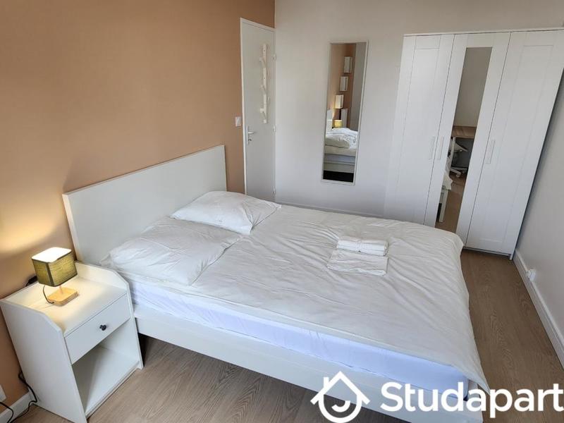 Chambre - 11 m² - 1 pièce