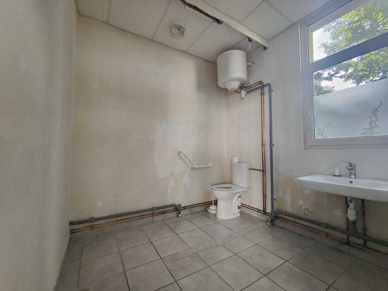 Local commercial - 87 m² - 6 pièces