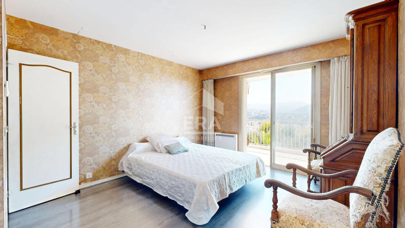 Appartement - 120 m² - 5 pièces