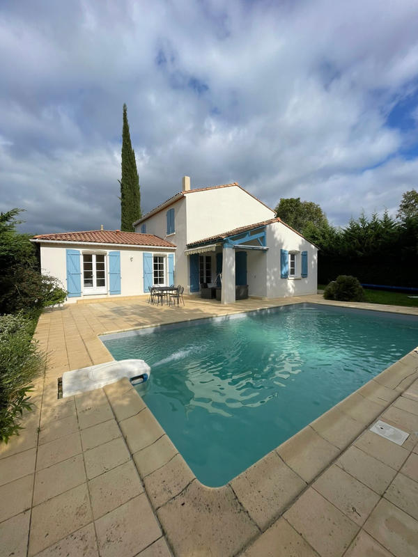 Maison - 166 m² - 7 pièces