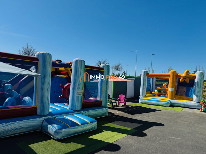 Fonds de commerce - 1 200 m²