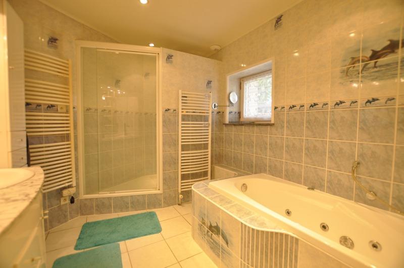 Maison - 190 m² - 6 pièces