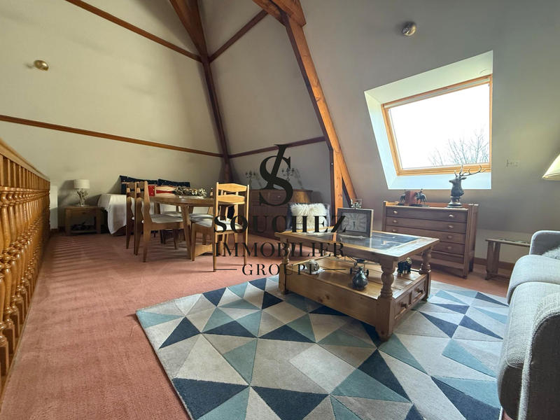 Maison - 202 m² - 7 pièces