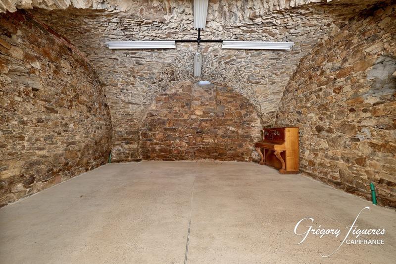 Maison - 224 m² - 7 pièces