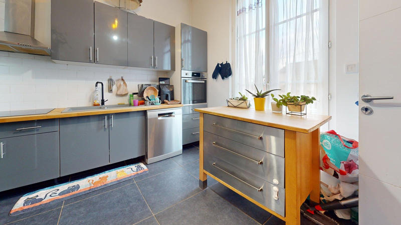 Maison - 107 m² - 6 pièces