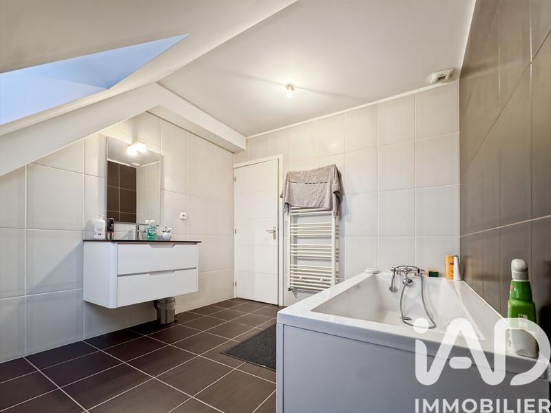 Maison - 96 m² - 5 pièces